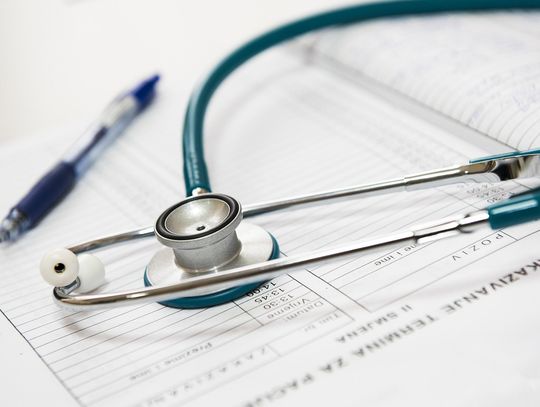 Choroba nie wybiera daty. Gdzie szukać pomocy medycznej w Święta? [PORADNIK]