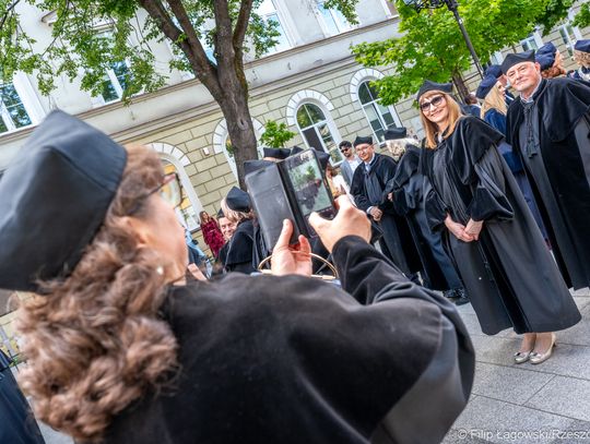 Ćwierć wieku kształcenia elit. Uniwersytet Rzeszowski świętuje srebrny jubileusz [ZDJĘCIA]