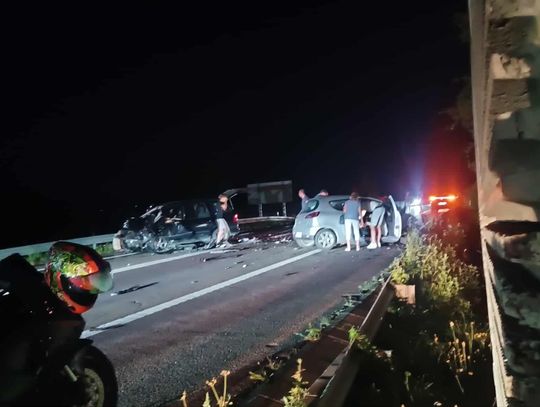 Czołowe zderzenie w Sędziszowie Małopolskim. Pijany kierowca ranił dwie osoby