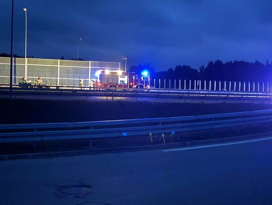 Dachowanie na A4 pod Rzeszowem. Droga w kierunku miasta zablokowana