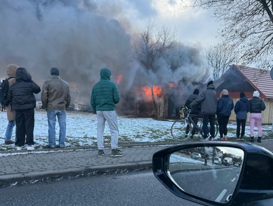 Duży pożar budynku gospodarczego na Drabiniance [WIDEO, ZDJĘCIA]