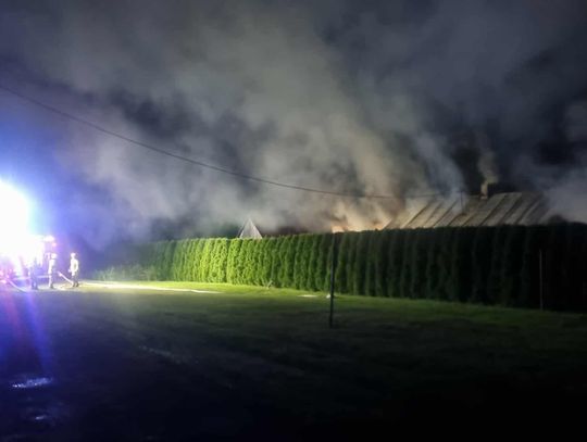 Duży pożar w Bratkowicach. Dom spłonął niemal doszczętnie, nikt nie ucierpiał