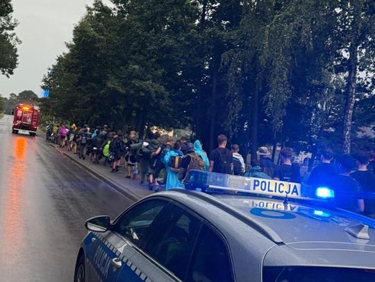 Ewakuacje obozów na Podkarpaciu. Ewakuowano kilkaset dzieci i młodzieży [ZDJĘCIA]