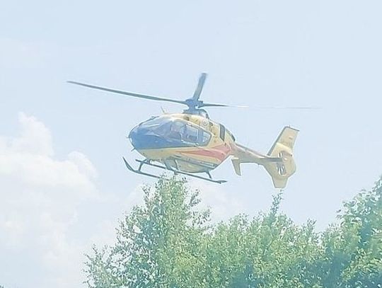 [FOTO] 13-miesięczne dziecko i dwie inne osoby ranne w wypadku w Szklarach. Przyleciał helikopter LPR