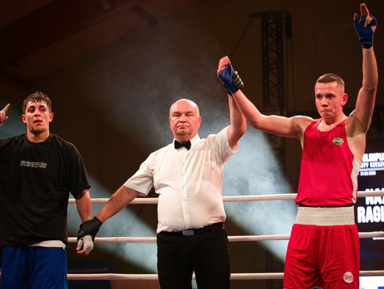 Gala Boksu Olimpijskiego przyciągnęła tłumy kibiców do Sokołowa Małopolskiego [ZDJĘCIA]