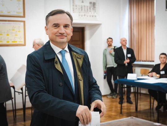 Gdzie jest Zbigniew Ziobro? Podkarpacka "jedynka" PiS ma usłyszeć 26 zarzutów Gdzie jest Zbigniew Ziobro? Podkarpacka "jedynka" PiS ma usłyszeć 26 zarzutów