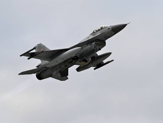 Gorący poranek nad Polską. Myśliwce w powietrzu, zamknięte lotnisko w Rzeszowie