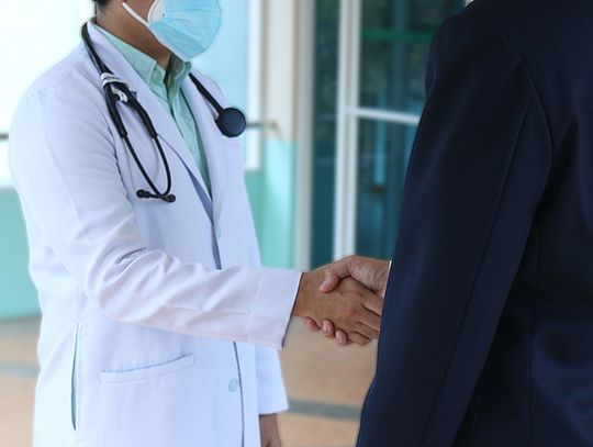 Gorączka, ból brzucha, przeziębienie? Nie czekaj – w święta też działa pomoc medyczna Gorączka, ból brzucha, przeziębienie? Nie czekaj – w święta też działa pomoc medyczna