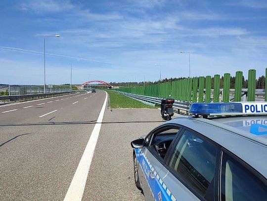 Groza na podkarpackim odcinku A4. Motocyklista bez prawa jazdy jechał pod prąd!