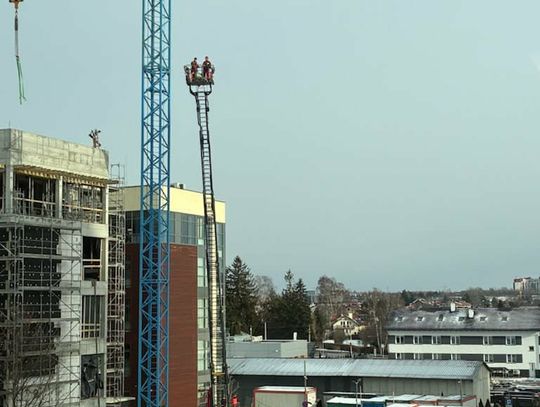 Groźna sytuacja na placu budowy przy Szpitalu Specjalistycznym PRO-FAMILIA [ZDJĘCIA]