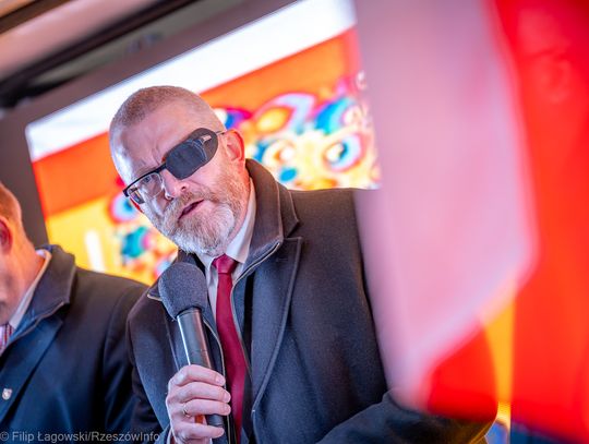 Grzegorz Braun przyjedzie do Rzeszowa. Jedni biją brawo, inni protestują