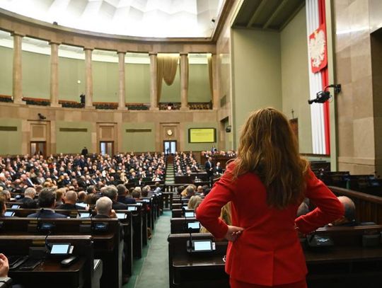 Harce PiS-u wyraźnie mu szkodzą, Koalicja Obywatelska na fali [SONDAŻ]