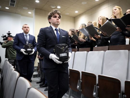 Hołd dla Donatorów. Społeczność Uniwersytetu Rzeszowskiego pożegnała ciała przekazane nauce [ZDJĘCIA]