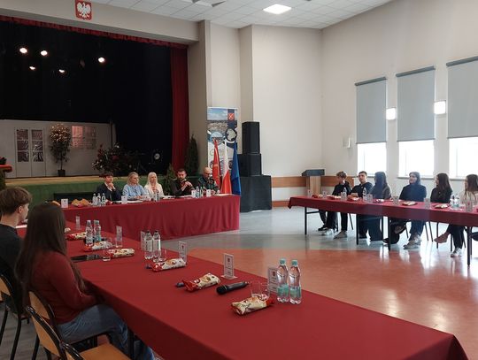 IV Posiedzenie Młodzieżowej Rady Gminy Świlcza VII Kadencji – młodzi debatowali o czytelnictwie i inicjatywach społecznych