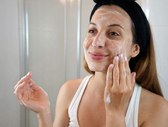 Jak dobrze oczyszczać skórę i poprawić jej kondycję?
