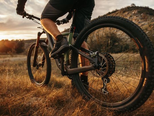 Jak ustawić zawieszenie w rowerze MTB? Poradnik krok po kroku