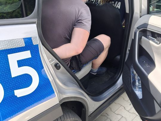 Jechał zygzakiem krajową „28”. Świadkowie zatrzymali pijanego kierowcę