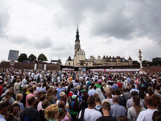 Jedne już wyszły, inne wychodzą. Na drogach będzie pełno pielgrzymów