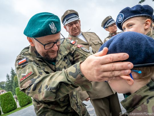 Jednostka Strzelecka 1938 w Boguchwale z własnym sztandarem. Jutro dzień otwarty w Lutoryżu