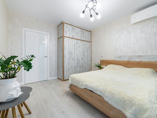 Kołdra obciążeniowa – czy naprawdę warto zainwestować w produkt HuggyMoon?