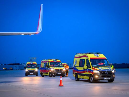 Kolejni ranni z wypadku autokaru na Węgrzech wracają do Polski. Cztery loty LPR do Rzeszowa