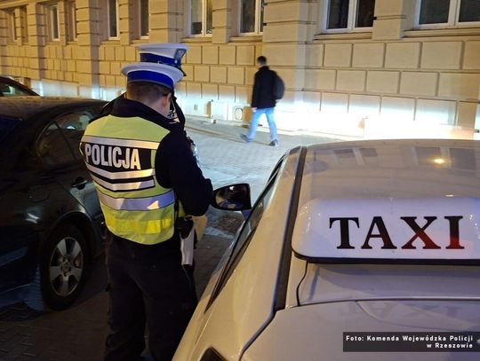 Kontrole przewozów „na aplikację”. Pod lupą 47 kierowców