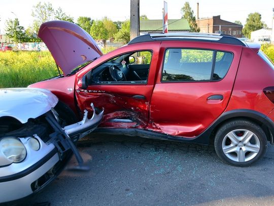 Krosno: Kolizja Volkswagena z Dacią. Ranne dwie osoby, w tym niemowlę