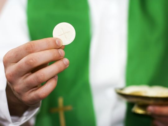 Ksiądz skazany w sprawie orgii na plebanii. Wyrok zapadł w jeden dzień