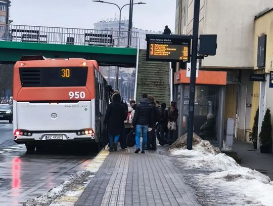 "Nie zabierajcie nam 30-stki!". Mieskzańcy osiedla gen. Andersa wciąż walczą z ZTM