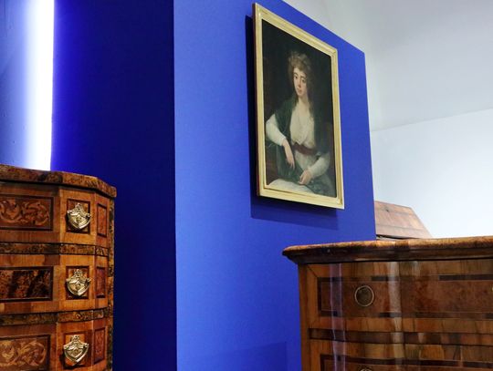 Meble kolbuszowskie na wystawie w Muzeum Zamkowym w Sandomierzu Meble kolbuszowskie na wystawie w Muzeum Zamkowym w Sandomierzu