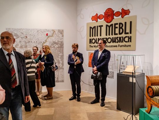 Meble kolbuszowskie na wystawie w Muzeum Zamkowym w Sandomierzu [ZDJĘCIA]