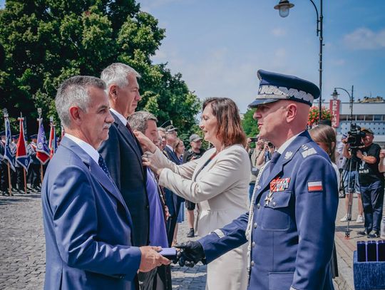 Medal za „Zasługi dla Policji” dla Starosty Rzeszowskiego podczas Wojewódzkich Obchodów Święta Policji