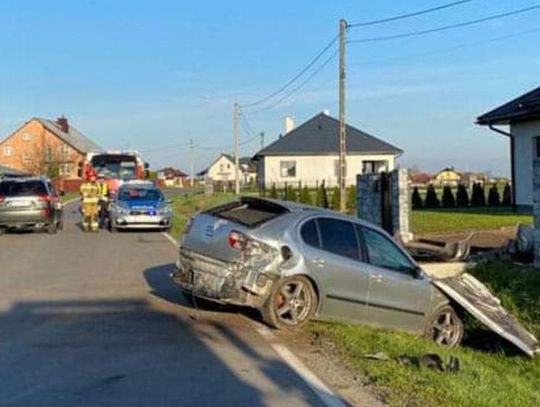 Miał 1,5 promila alkoholu we krwi, wjechał autem do rowu