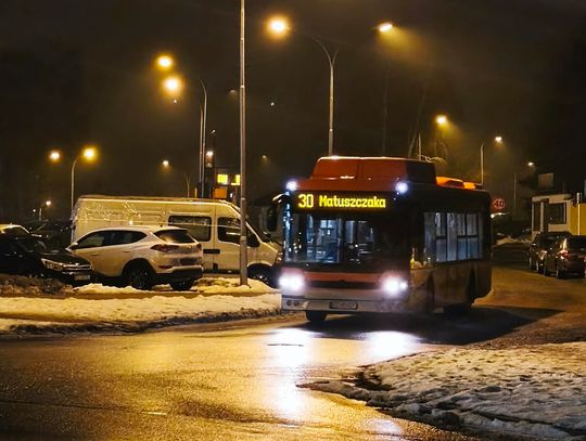 Mieszkańcy bronią 30-stki. Jest reakcja rad osiedli Baranówki i gen. Andersa Mieszkańcy bronią 30-stki. Jest reakcja rad osiedli Baranówki i gen. Andersa
