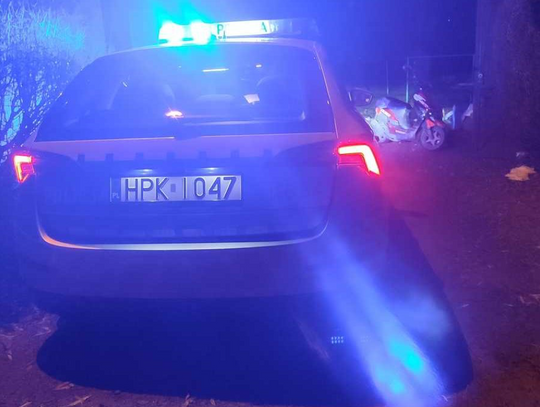Mocno pijany kierowca skutera myślał, że przechytrzy policjantów. Jednak to oni przechytrzyli jego