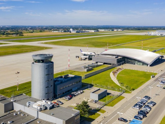 Możliwe utrudnienia na lotnisku Rzeszów-Jasionka. Wojskowa aktywność w przestrzeni powietrznej
