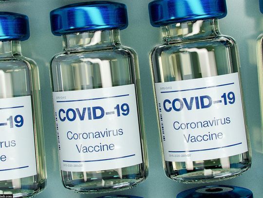 Naukowcy wyjaśniają przyczyny rzadkiego tworzenia się zakrzepów po szczepionkach na Covid-19