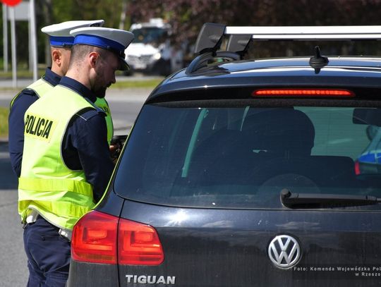 Nie wszyscy jeżdżą sprawnymi samochodami. 147 dowodów rejestracyjnych zatrzymanych w jeden dzień