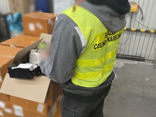 Nielegalne e-papierosy przechwycone przez podkarpacką KAS. Blisko 170 tys. zł strat dla budżetu!