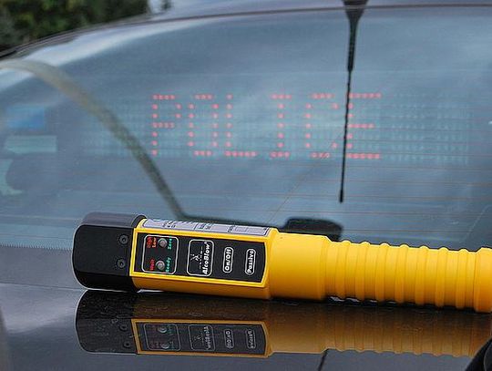 Nietrzeźwy kierował szkolnym autobusem. Miał ponad promil alkoholu