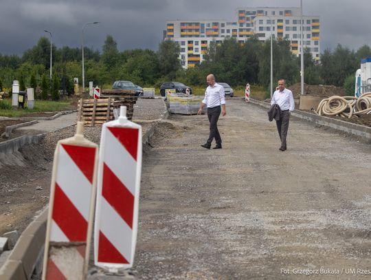 Nowa droga na rzeszowskim osiedlu Miłocin będzie gotowa już w październiku