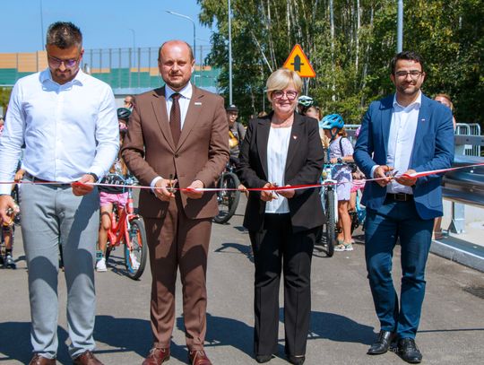 Nowa Wieś z nowym mostem i drogą. Uroczyście otwarto kluczową inwestycję w gminie Trzebownisko [ZDJĘCIA]