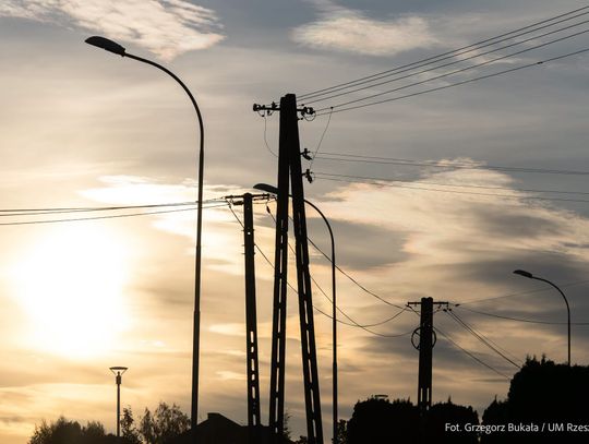 Nowe latarnie w Rzeszowie. Oświetlenie pojawi się na kolejnych ulicach. Których?