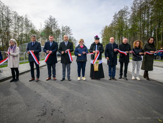 Nowy odcinek drogi w Jasionce otwarty – lepsza komunikacja i bezpieczeństwo mieszkańców Nowy odcinek drogi w Jasionce otwarty – lepsza komunikacja i bezpieczeństwo mieszkańców
