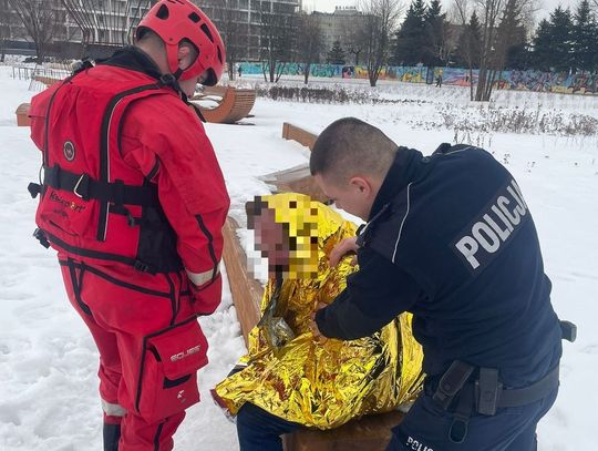 O krok od tragedii na Wisłoku. Pijany 43-latek spacerował po kruchym lodzie