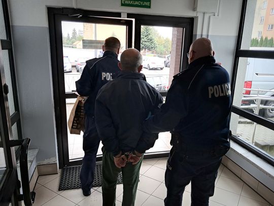 Oszustwo „na policjanta” udaremnione – ropczyccy policjanci zatrzymali podejrzanych