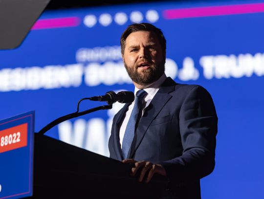 PiS chce ściągnąć wiceprezydenta USA J.D. Vance'a do Rzeszowa, aby ratować kampanię Nawrockiego