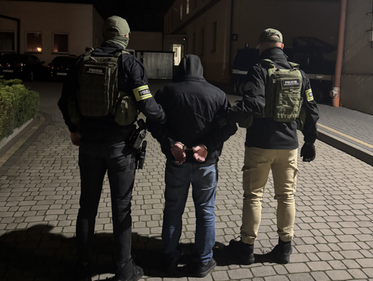 Po 16 latach w rękach policji – poszukiwany 40-latek zatrzymany na Podkarpaciu Po 16 latach w rękach policji – poszukiwany 40-latek zatrzymany na Podkarpaciu