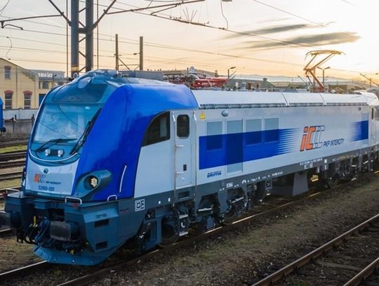 Pociąg ze Świnoujścia do Rzeszowa nagle zatrzymany! Sprawę bada ABW