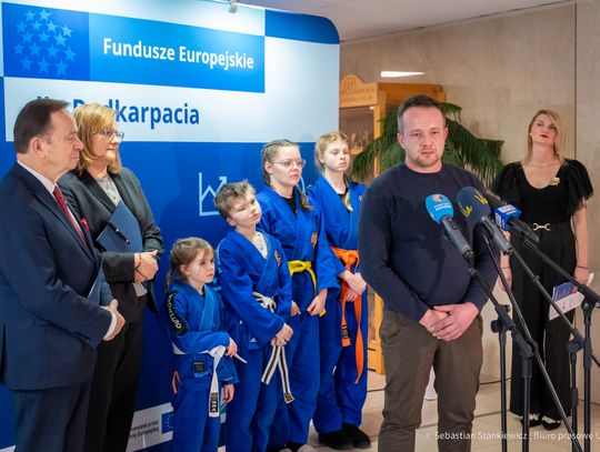 Podkarpacie wyprzedziło resztę kraju. Tak skutecznie nikt nie wydaje funduszy UE [ZDJĘCIA]